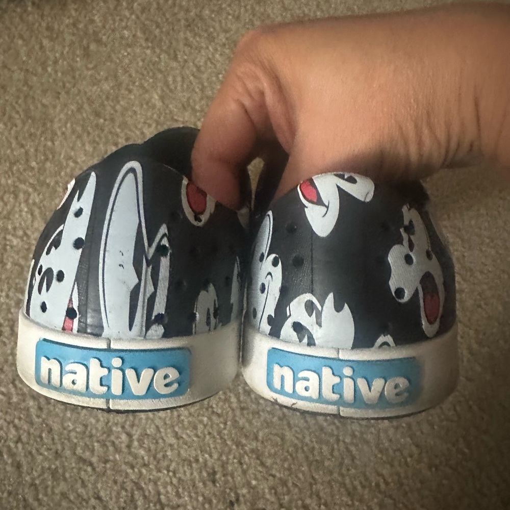 Disney Native Shoes - Picture 2 of 3